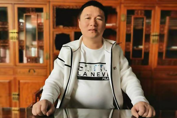 鼎锋门业吴总